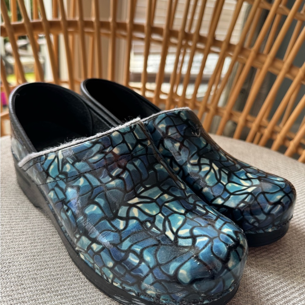 Dansko Clogs - Picture 10 of 10
